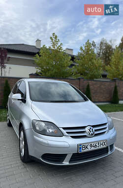 Хэтчбек Volkswagen Golf 2005 в Виннице