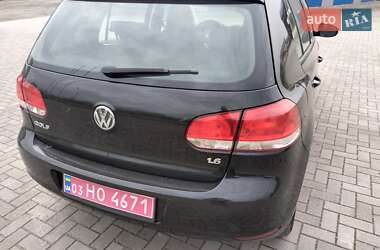 Хэтчбек Volkswagen Golf 2009 в 