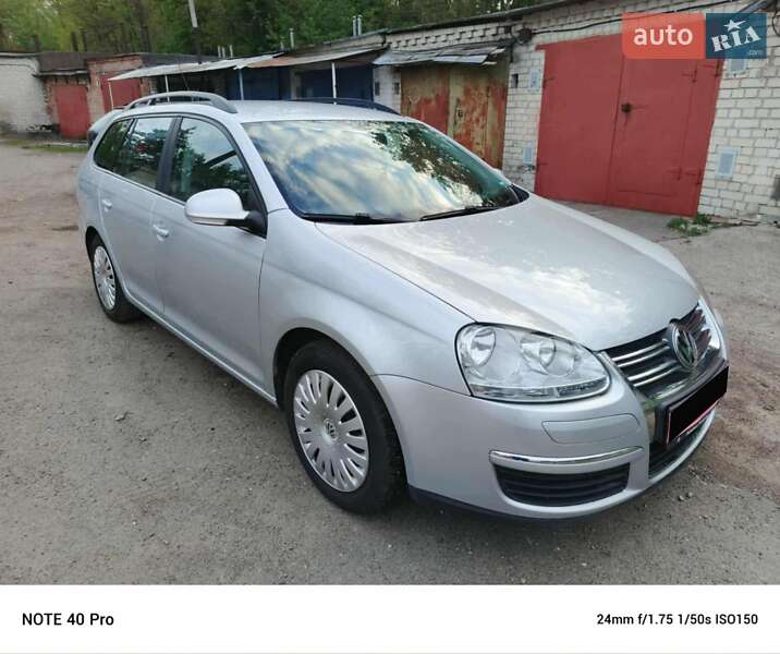 Универсал Volkswagen Golf 2008 в Чернигове