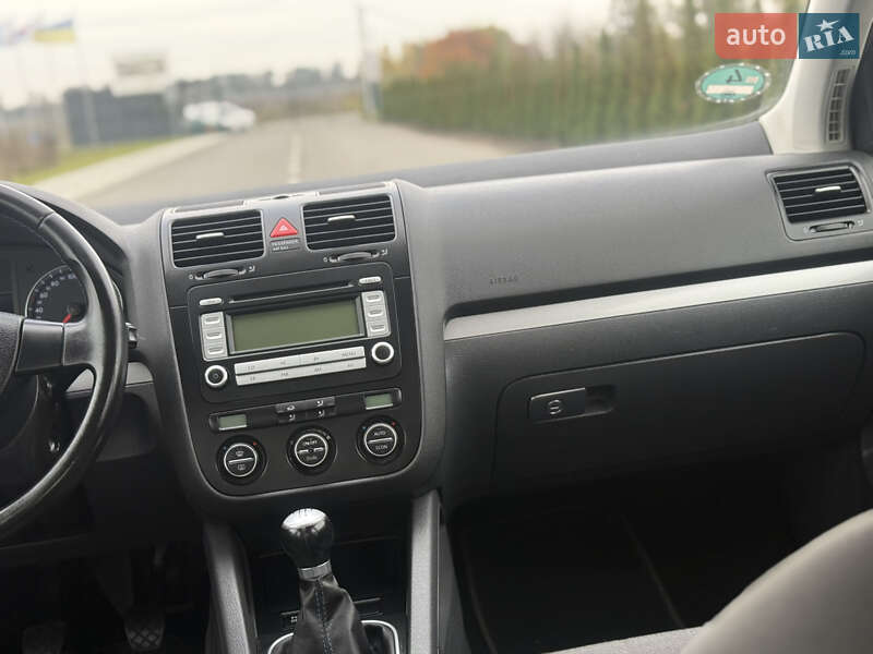 Хэтчбек Volkswagen Golf 2007 в Березане