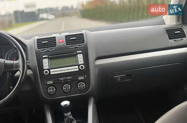 Хэтчбек Volkswagen Golf 2007 в 