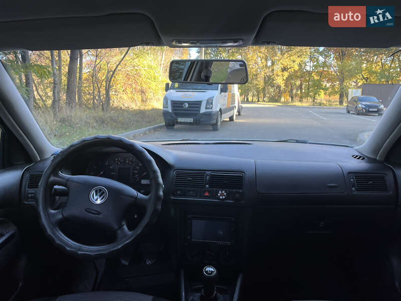 Хетчбек Volkswagen Golf 2001 в Чернігові