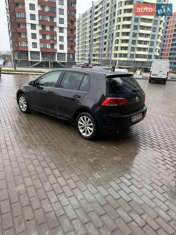 Хэтчбек Volkswagen Golf 2015 в Тернополе