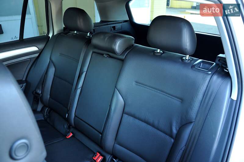 Универсал Volkswagen Golf 2015 в Львове