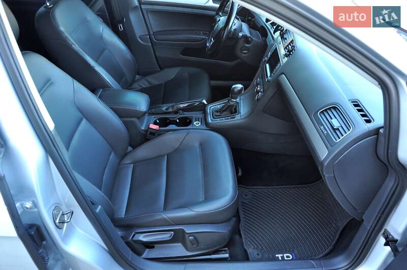 Универсал Volkswagen Golf 2015 в Львове