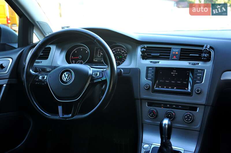 Универсал Volkswagen Golf 2015 в Львове