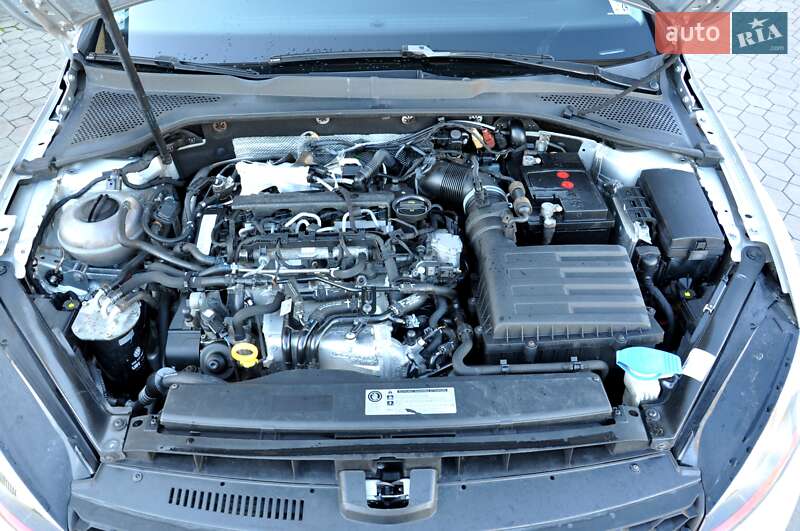 Универсал Volkswagen Golf 2015 в Львове