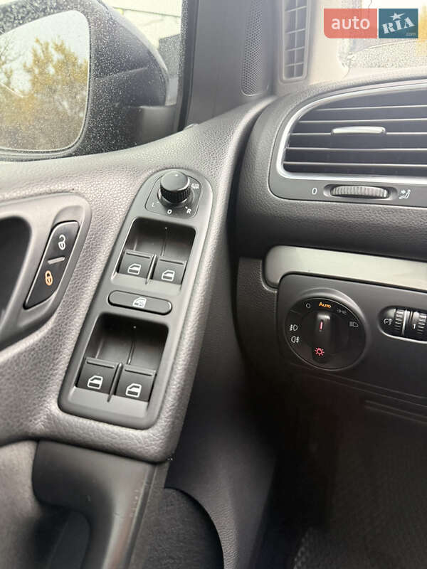 Хэтчбек Volkswagen Golf 2012 в Фастове