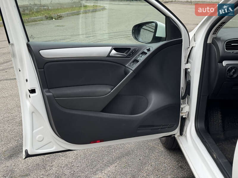 Хэтчбек Volkswagen Golf 2012 в Киеве фото 9 Хэтчбек Volkswagen Golf 2012 в Киеве