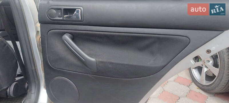 Хетчбек Volkswagen Golf 2003 в Миколаєві