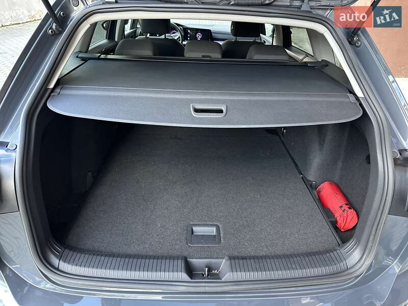 Универсал Volkswagen Golf 2022 в Стрые