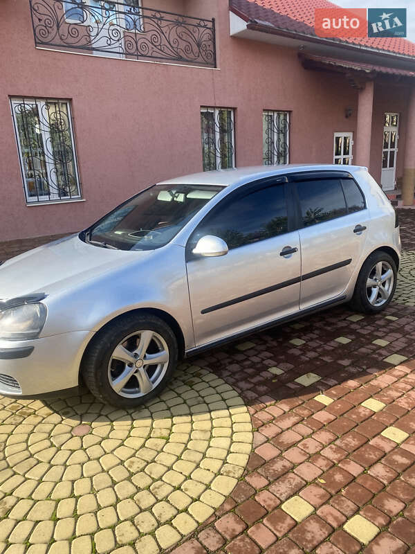 Хэтчбек Volkswagen Golf 2003 в Виноградове фото 2 Хэтчбек Volkswagen Golf 2003 в Виноградове