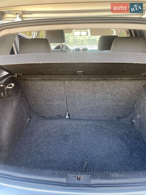 Хэтчбек Volkswagen Golf 2003 в Виноградове фото 14 Хэтчбек Volkswagen Golf 2003 в Виноградове