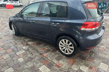 Хэтчбек Volkswagen Golf 2010 в 