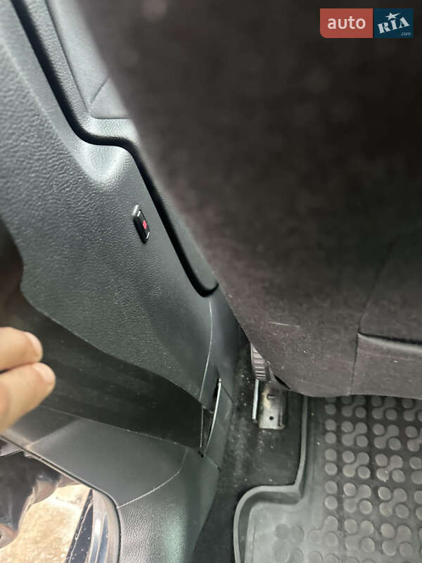 Хетчбек Volkswagen Golf 2010 в Великій Багачці