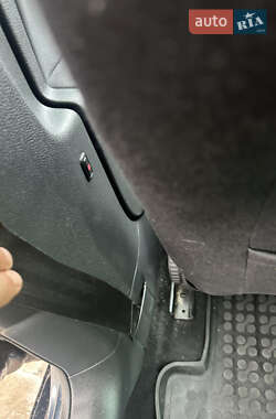 Хэтчбек Volkswagen Golf 2010 в 