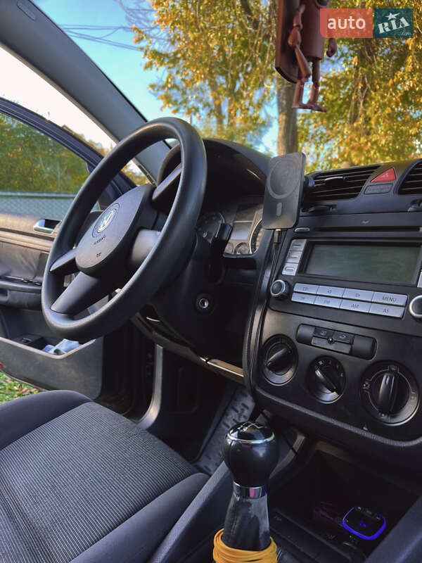 Хетчбек Volkswagen Golf 2004 в Шаргороді