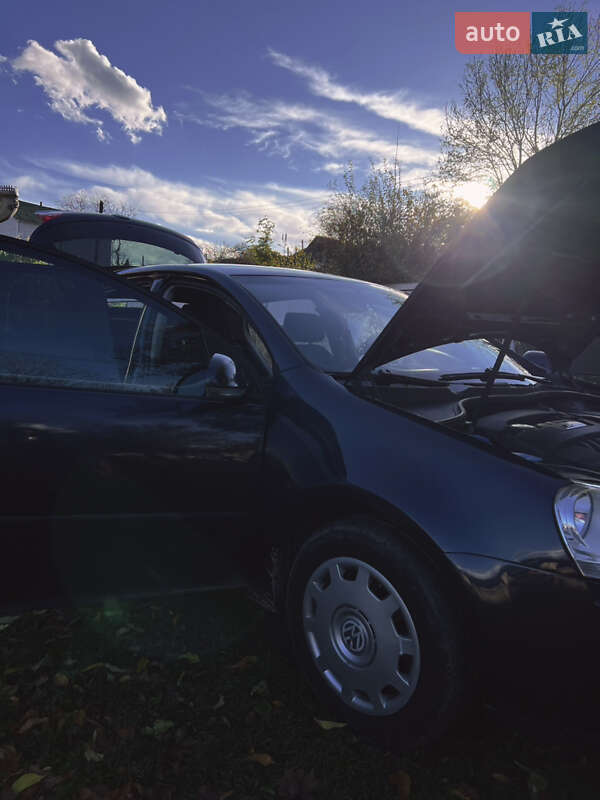 Хетчбек Volkswagen Golf 2004 в Шаргороді