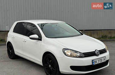Хэтчбек Volkswagen Golf 2011 в Сваляве Хэтчбек Volkswagen Golf 2011 в Сваляве
