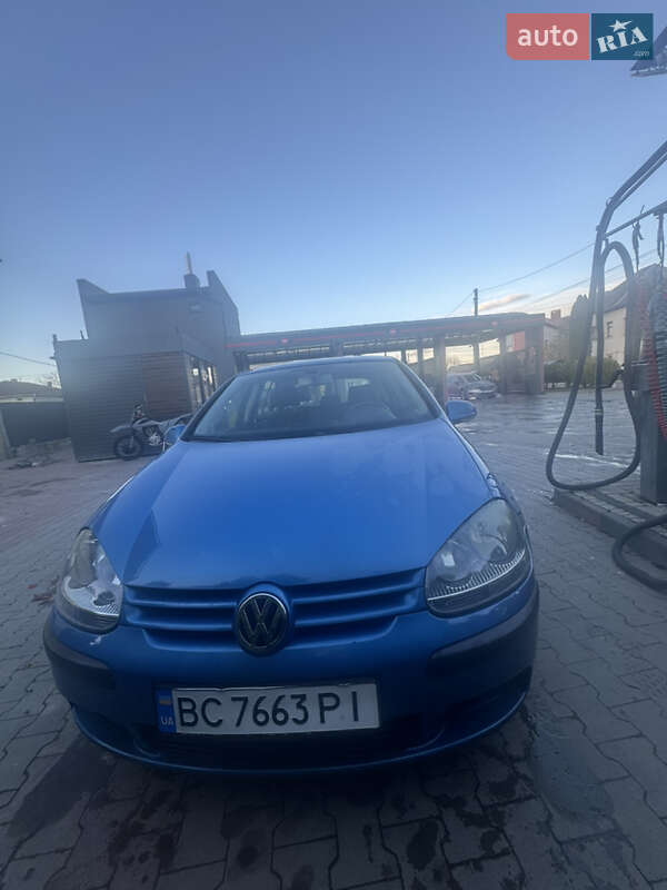 Хэтчбек Volkswagen Golf 2003 в Ивано-Франковске