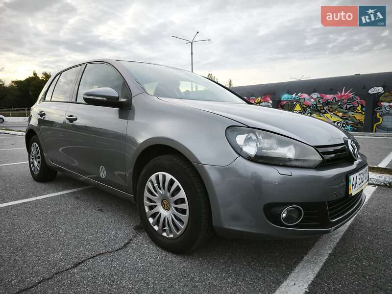 Хетчбек Volkswagen Golf 2010 в Києві
