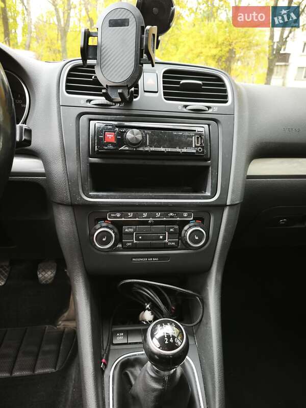 Хетчбек Volkswagen Golf 2010 в Києві