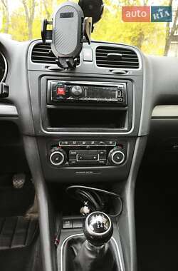 Хэтчбек Volkswagen Golf 2010 в 