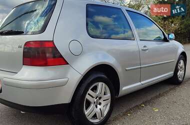 Хэтчбек Volkswagen Golf 2002 в  фото 7 Хэтчбек Volkswagen Golf 2002 в