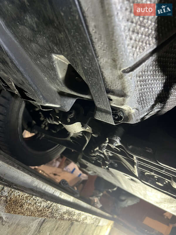 Хетчбек Volkswagen Golf 2004 в Дніпрі