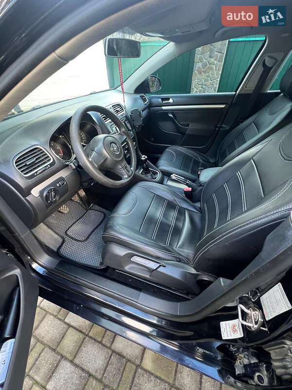 Универсал Volkswagen Golf 2010 в Львове