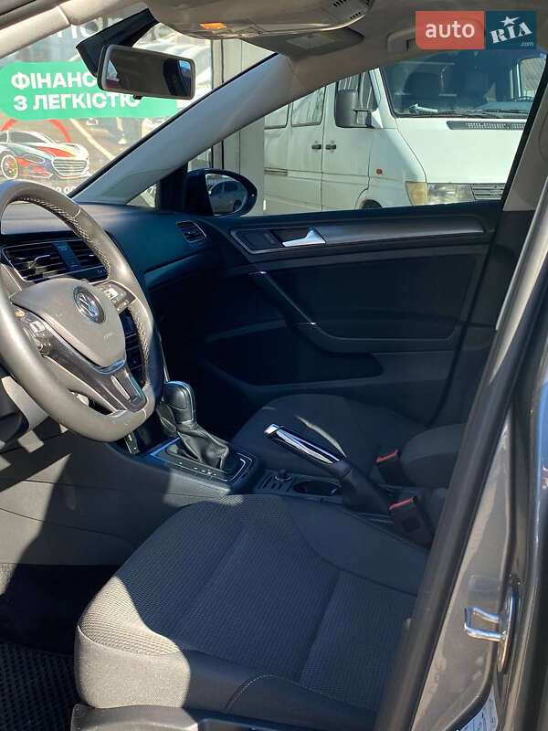 Хетчбек Volkswagen Golf 2018 в Кривому Розі