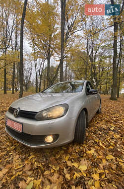 Хэтчбек Volkswagen Golf 2012 в Любешове