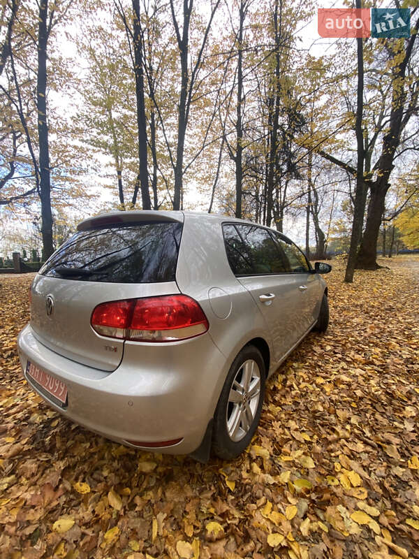 Хэтчбек Volkswagen Golf 2012 в Любешове