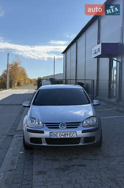 Хэтчбек Volkswagen Golf 2004 в Ивано-Франковске