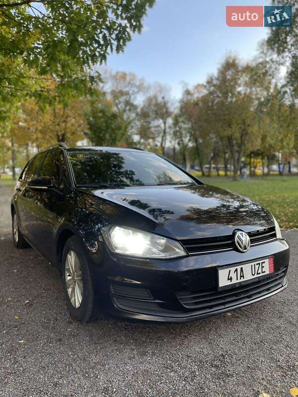 Универсал Volkswagen Golf 2014 в Хмельницком