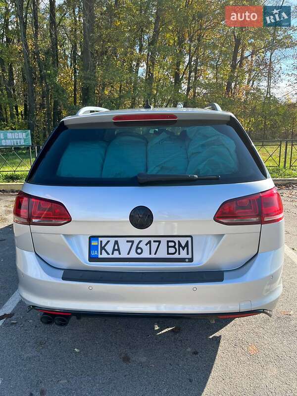 Универсал Volkswagen Golf 2016 в Киеве