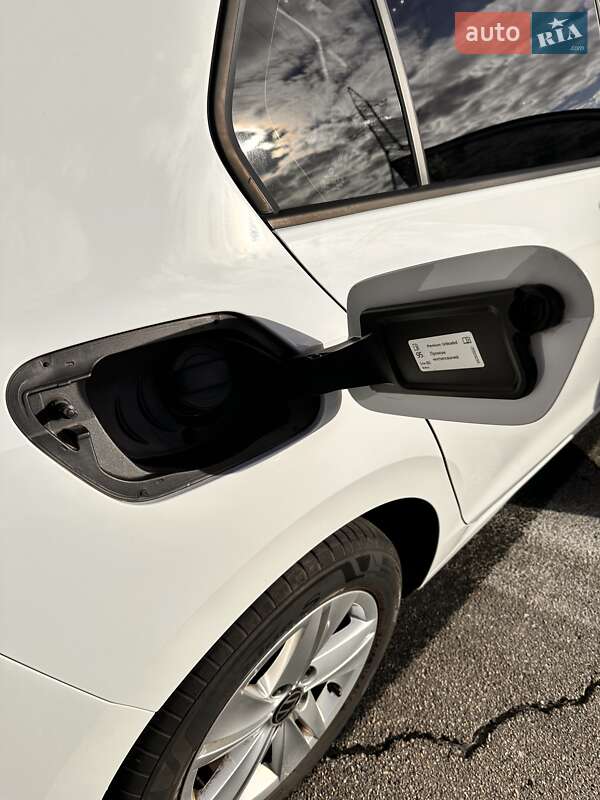 Хэтчбек Volkswagen Golf 2022 в Киеве фото 21 Хэтчбек Volkswagen Golf 2022 в Киеве