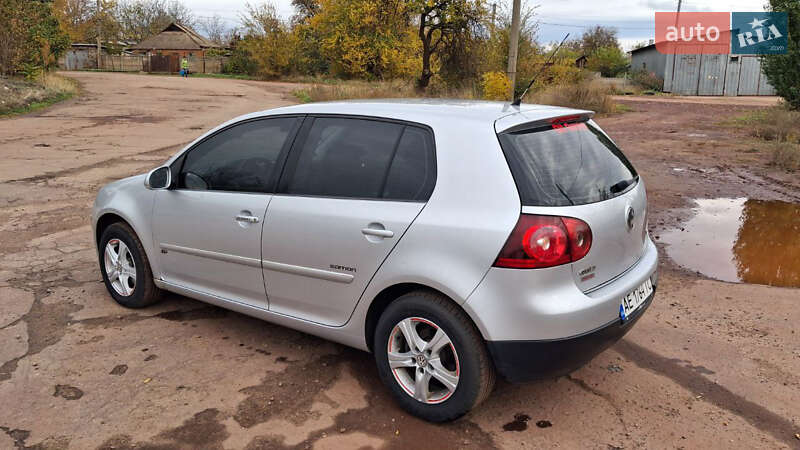 Хэтчбек Volkswagen Golf 2008 в Кривом Роге