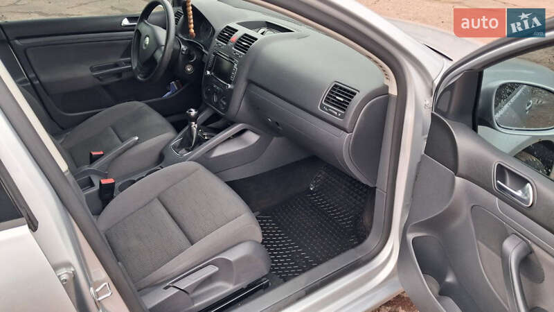 Хэтчбек Volkswagen Golf 2008 в Кривом Роге