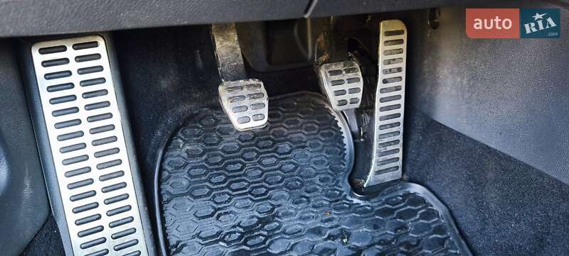 Хэтчбек Volkswagen Golf 2011 в Краматорске