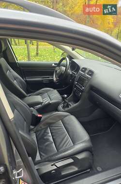 Универсал Volkswagen Golf 2012 в 