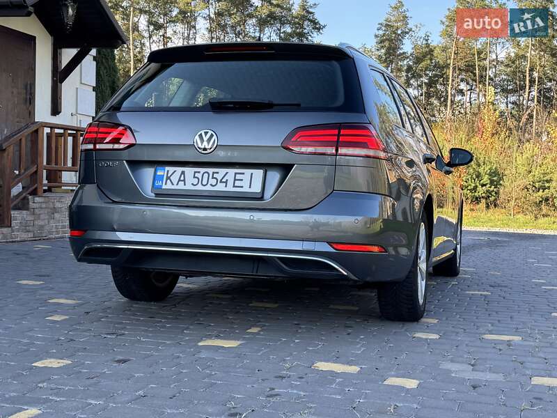 Універсал Volkswagen Golf 2018 в Києві