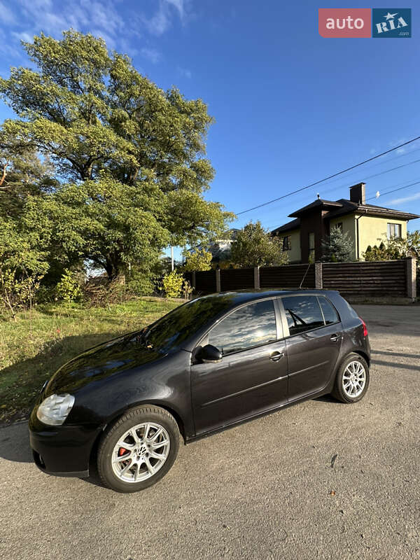 Хетчбек Volkswagen Golf 2007 в Києві