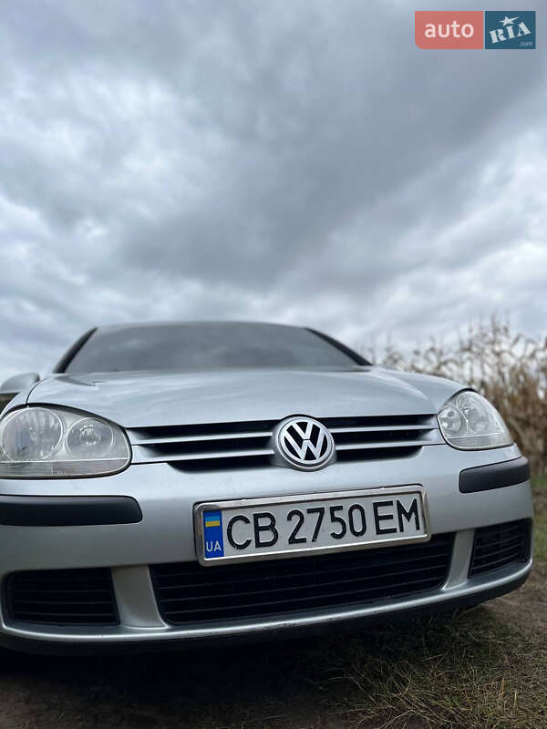 Хэтчбек Volkswagen Golf 2004 в Нежине