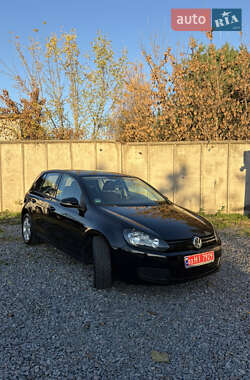 Хэтчбек Volkswagen Golf 2010 в 