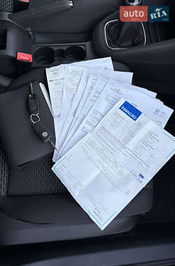 Хэтчбек Volkswagen Golf 2010 в 