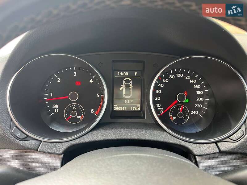 Універсал Volkswagen Golf 2012 в Львові