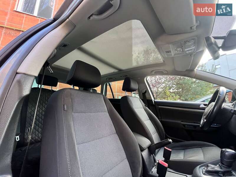 Універсал Volkswagen Golf 2012 в Львові