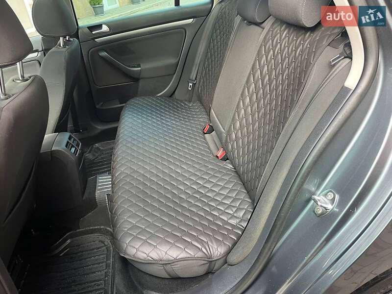 Універсал Volkswagen Golf 2012 в Львові