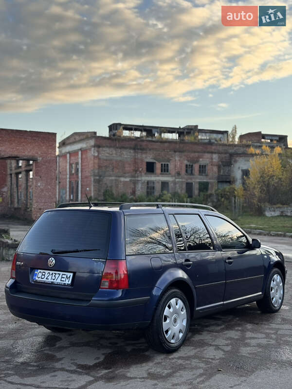 Універсал Volkswagen Golf 2001 в Чернігові